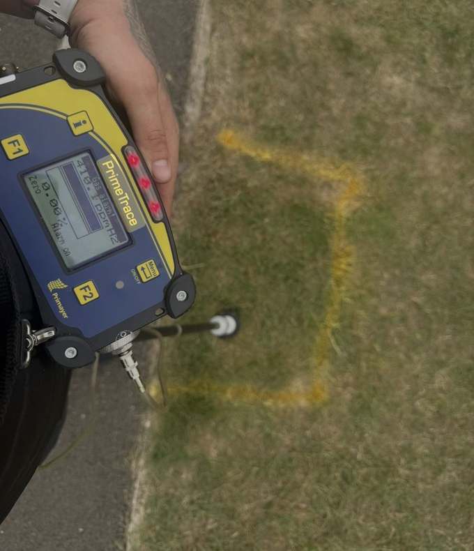 HUBB Group engineer conducting non-destructive leak detection in Knightsbridge